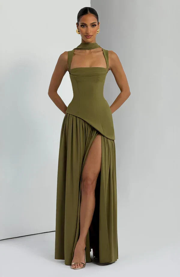 Story | Langes Lackkleid
