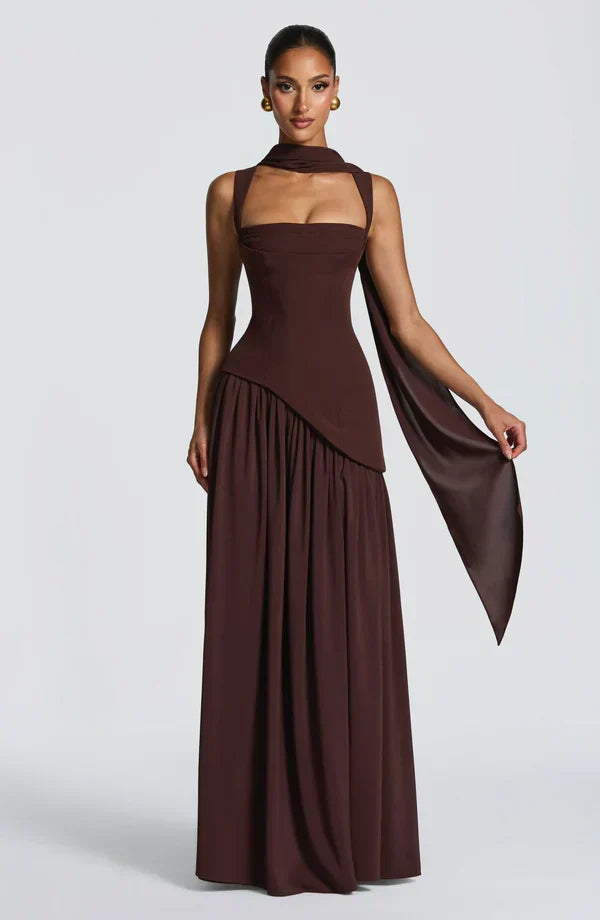 Story | Langes Lackkleid
